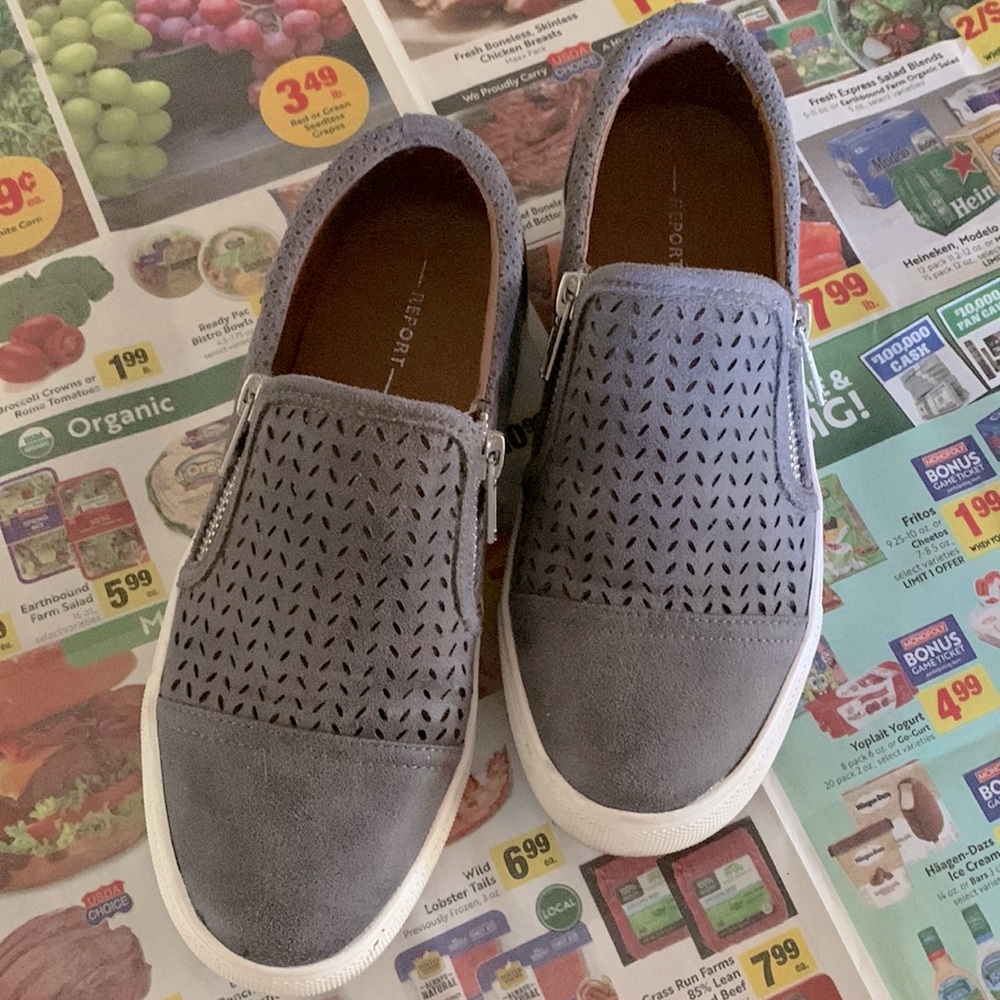 Women’s Grey Slide-in Sneaker w/Zippers - Size 6